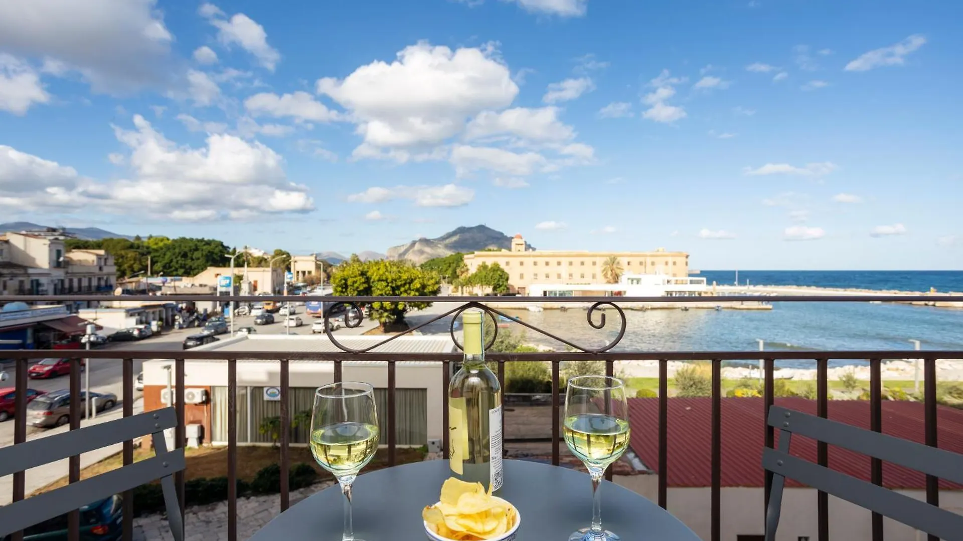 Erasmo Home Luxury Vista Mare contacts