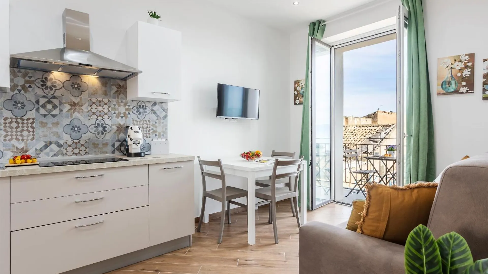 Erasmo Home Luxury Vista Mare Palermo 0*,  Italy